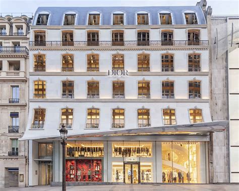 dior paris boutique